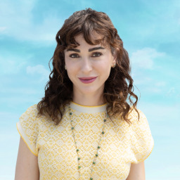 Evrim Doğan as Mine