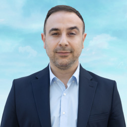 Bahtiyar Memili as Selim in Muhtemel Aşk