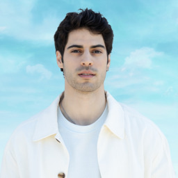 Özgür Berber as Oğuz in Muhtemel Aşk