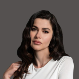 Nesrin Cavadzade as Şebnem