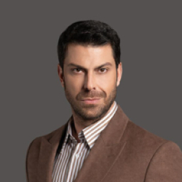 Armağan Oğuz as Hakan