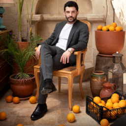 Halil Babür as Selçuk Mercandağ