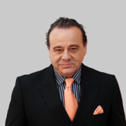 Reha Özcan as Haluk Tarman