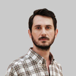 Orkuncan İzan as Ahmet Karliova