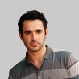 Asir Gündoğdu as Azi̇z Karliova