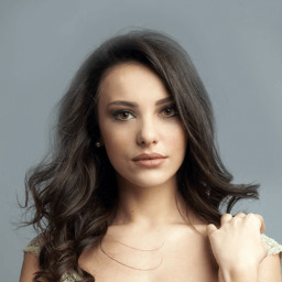 Tuvana Türkay as Ece