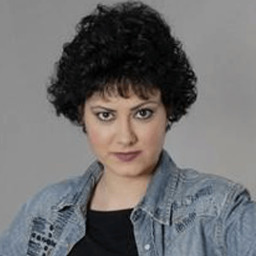 Ceren Erginsoy as Emel in Oyunbozan