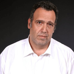Ahmet Dizdaroğlu as Mahmut in Oyunbozan