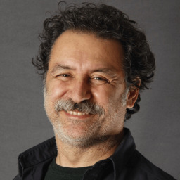 Kubilay Karslıoğlu as Selahattin in Oyunbozan