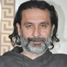 Ayhan Bozkurt as Suat
