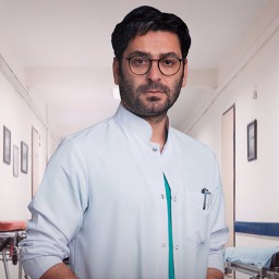 Ozan Akbaba as Dr. Hakan Aydıner in Kasaba Doktoru