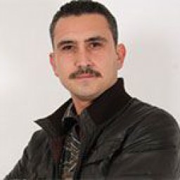 Mehmet Pamukçu as Vedat