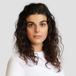 Melisa Bostancıoğlu as Sevda in Gelsin Hayat Bildiği Gibi