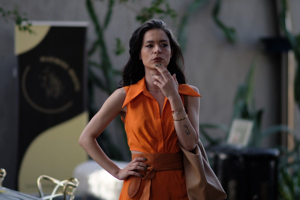 Senden Daha Güzel (The Beauty Inside): Season 1, Episode 11 - Dizilah