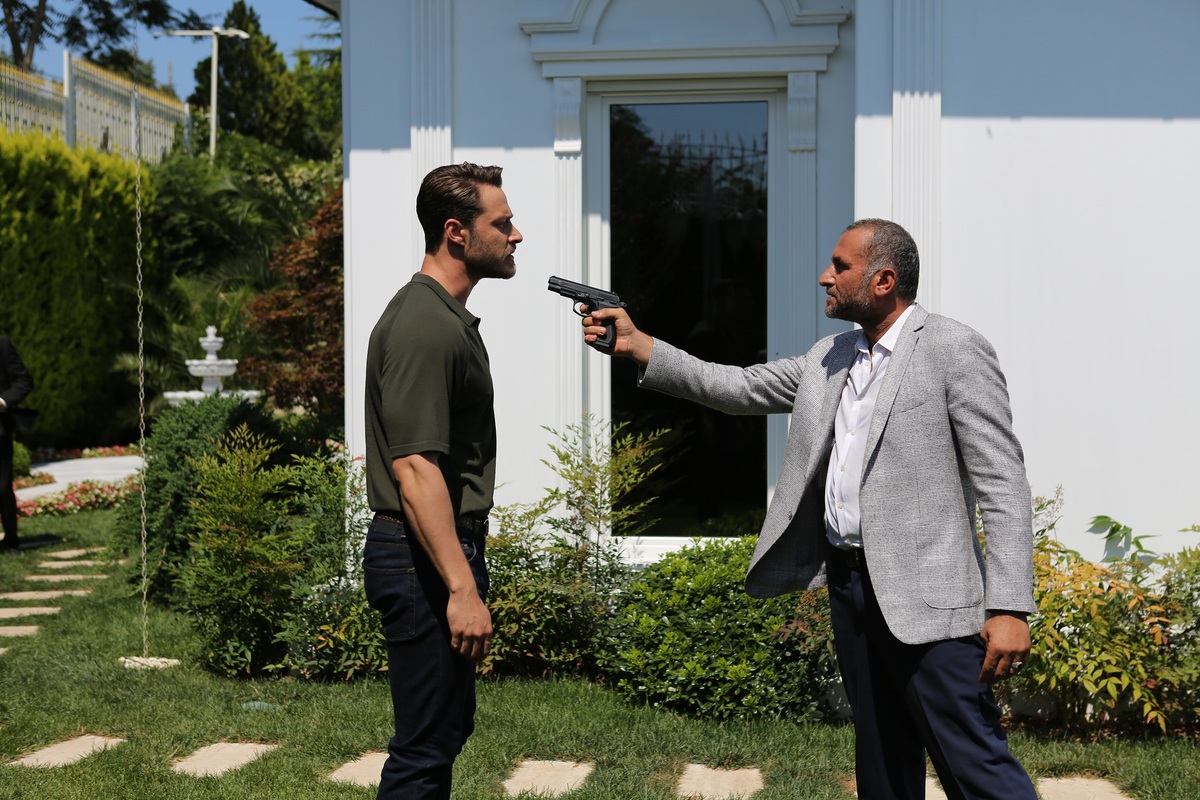 Senden Daha Güzel (The Beauty Inside): Season 1, Episode 11 - Dizilah