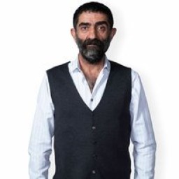 Ali Seçkiner Alıcı as Kurban Baba in Ben Bu Cihana Sığmazam