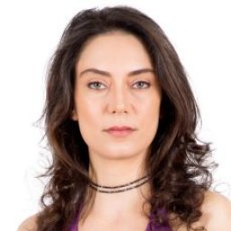 Zeynep Kızıltan as Hülya