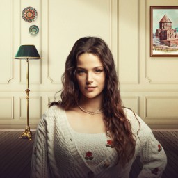 Leyla Tanlar as Selma