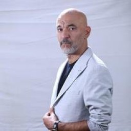 Kaan Çakır as Ahmet Yılmaz