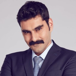 Süleyman Felek as Kerem in Aşk Laftan Anlamaz