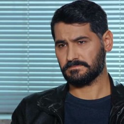 Ceylan Yılmaz as Komiser Murat