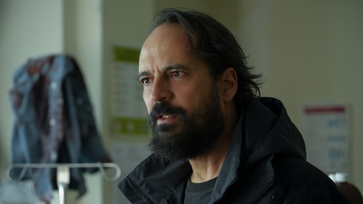 S01E02