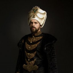 Metin Akdülger as IV. Murad