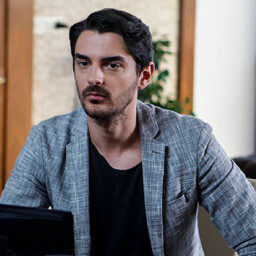 Mehmetcan Mincinozlu as Tekin in Rüzgarın Kalbi