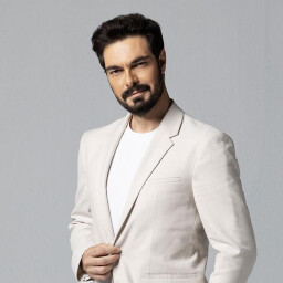 Halil Ibrahim Ceyhan as Murat