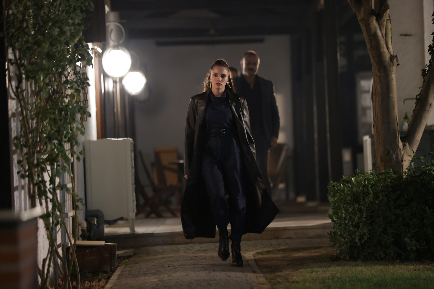 Hudutsuz Sevda (The Brave): Season 1, Episode 2 - Dizilah