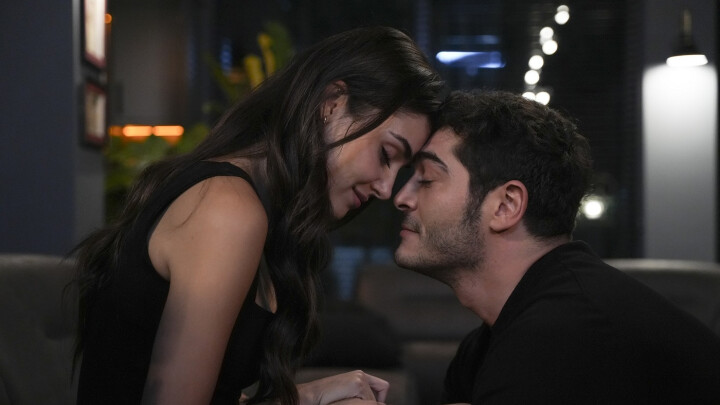 Bambaşka Biri (Another Love): Season 1, Episode 10 - Dizilah