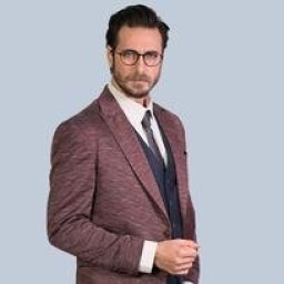 Tarık Uğur Özenbaş as Kaya Seyitlioğlu in Altın Kafes