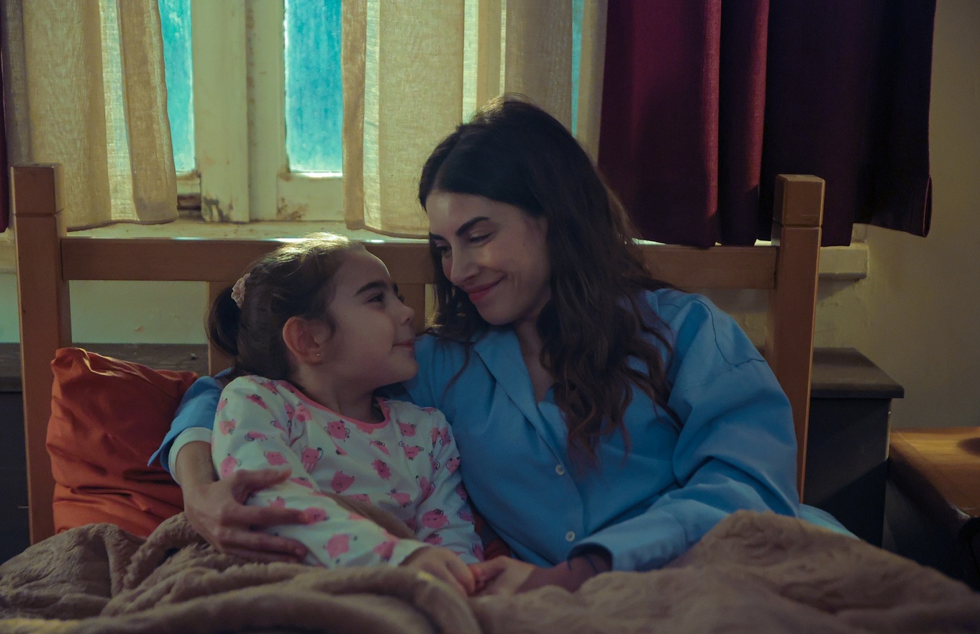 Ne Gemiler Yaktım (Standing Together): Season 1, Episode 2 - Dizilah