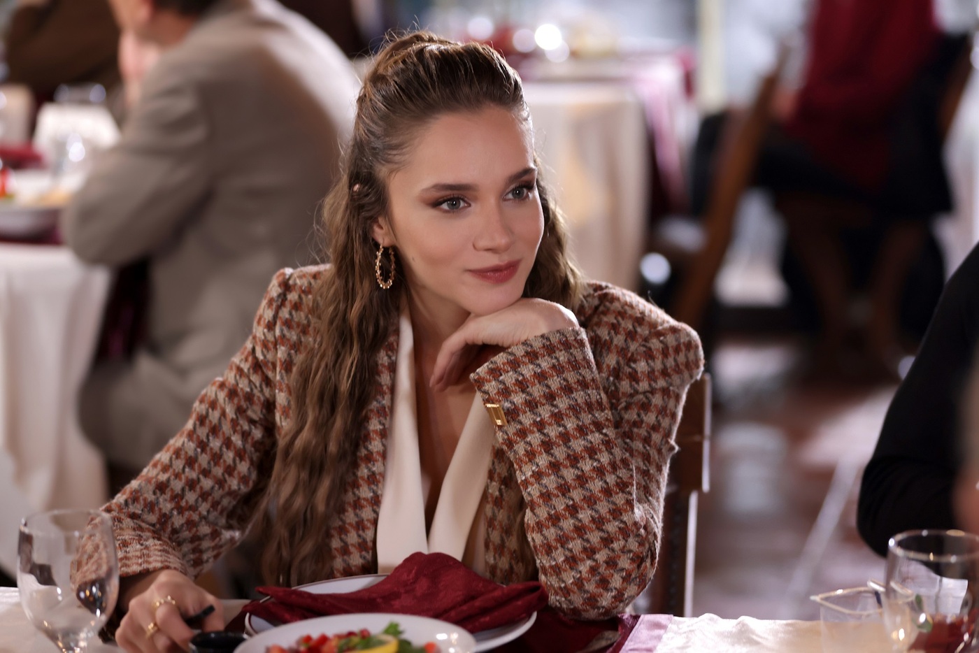 Hudutsuz Sevda (The Brave): Season 1, Episode 11 - Dizilah