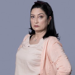 Ulviye Karaca as Nuriye Bozoğlu