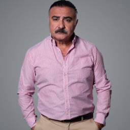 Cengiz Bozkurt as Arif Asmalı